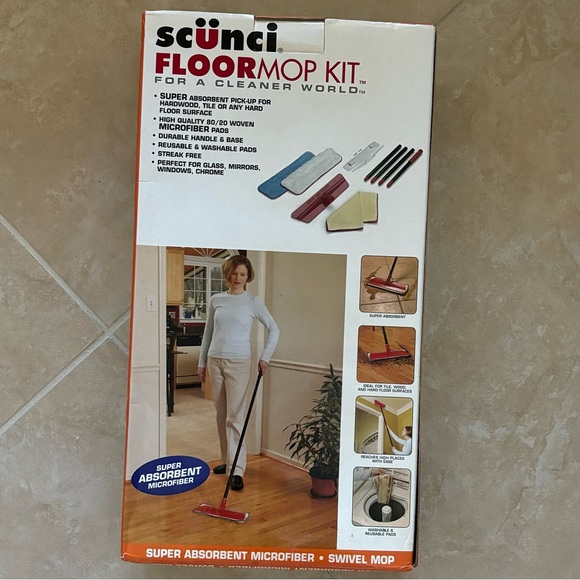 NIB Scunci Floor Mop Kit w/Microfiber Pads - Picture 3 of 7